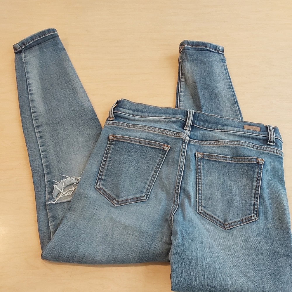 Sneak Peek Light Blue Skinny Distressed Mid Rise Jeans Juniors Size 9 - Picture 4 of 4